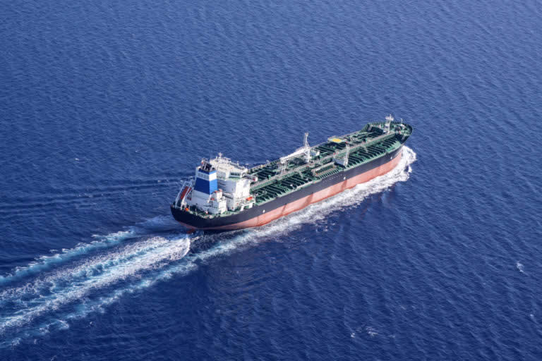  Connecting global oil trade